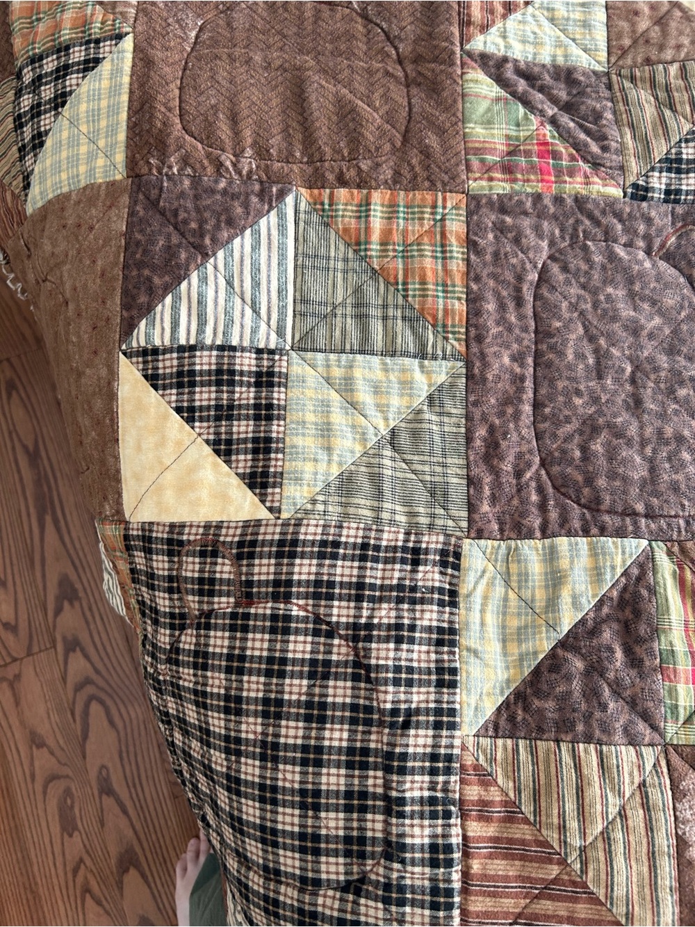 Handmade Rust Patchwork Rag Quilt w Pumpkins - Picture 6 of 12